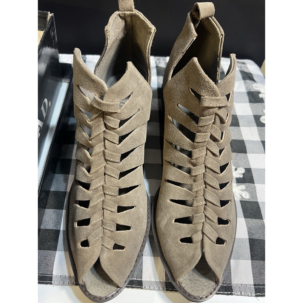 NIB‎ BEAUTIFUL SIZE 9.5 NOMAD SUEDE OPEN TOE SHOES SLIP ON (2139)